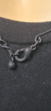 filigrane Halskette mit Hellblauen Strasssteinen