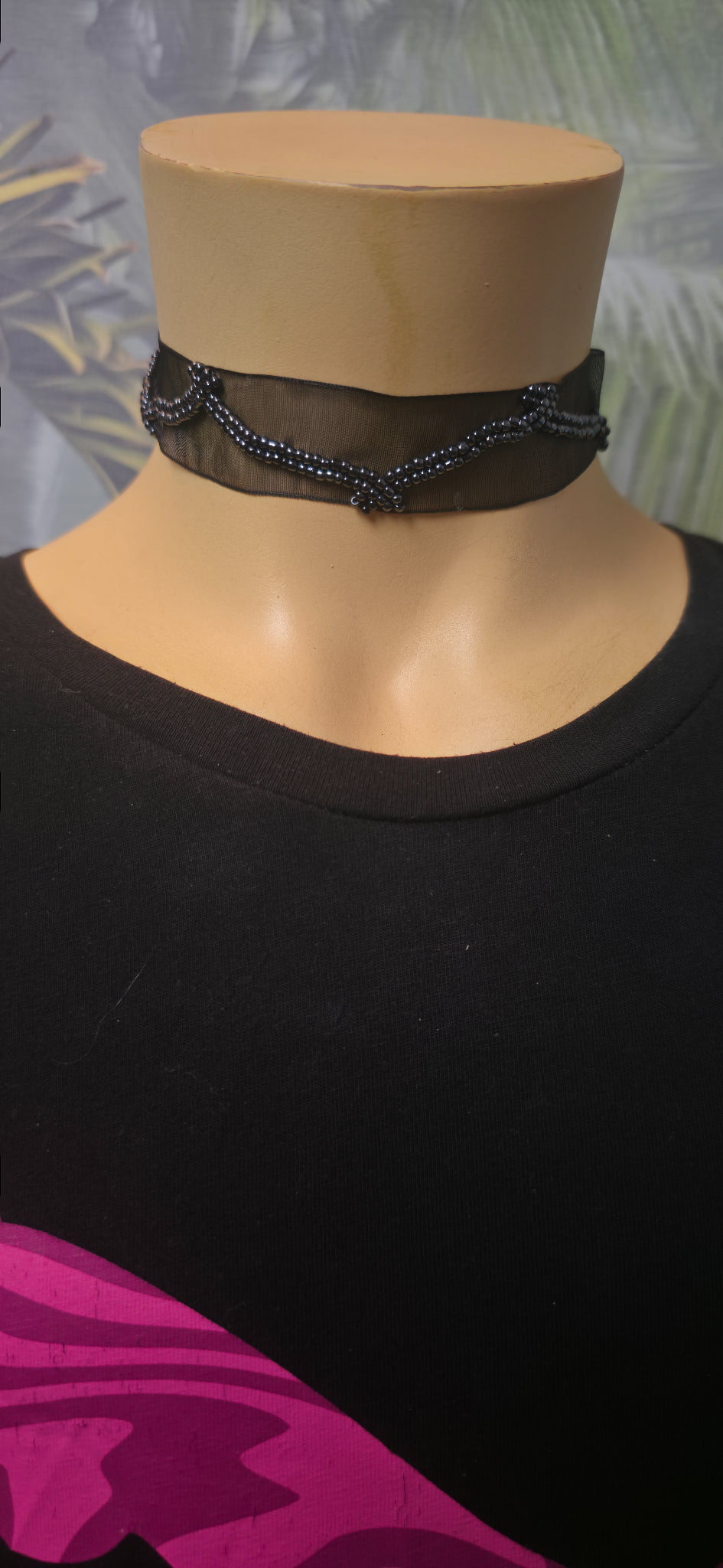 Schwarzer Choker mit Perlen & Tüll – elegant & gothic