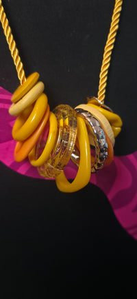 Statement Halskette in Gelb/Orange – chunky & moderner Look