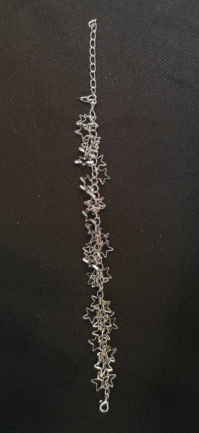 Lange Statement Armband/Fußkette mit Sternen in Silber – verspielt & modern