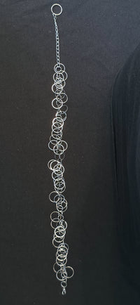 Lange Statement Armband mit Ringen in Silber – edgy & modern