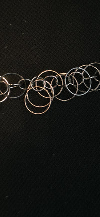Lange Statement Armband mit Ringen in Silber – edgy & modern