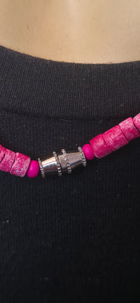 Pink Perlenhalskette – auffällig & trendy Statement Schmuck
