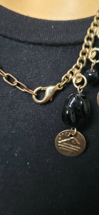 Goldene Statement Halskette mit Schwarzen Perlen & Anhängern – Boho Vintage Style