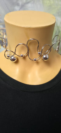 Silbernes Wellen Choker Collier – Moderner Statement Halsreif