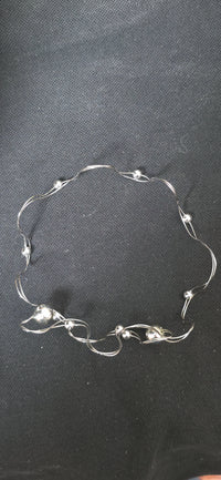 Silbernes Wellen Choker Collier – Moderner Statement Halsreif